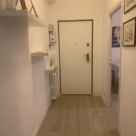 Accogliente Casetta A A Due Passi Dalla Metro Tolstoi Apartment