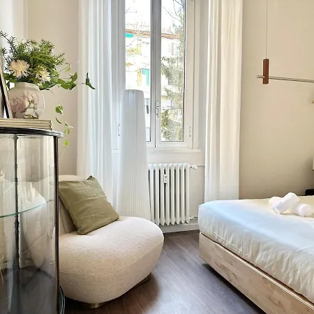Daire Designer Apartment, Entire Home, 2 Bathrooms, For Families, Groups Milano
