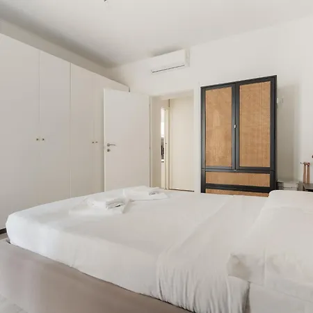 Apartment Guesthost - Bright Flat Near Stazione Mailand