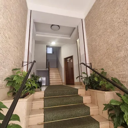 Gin Gin House By World Apartman *