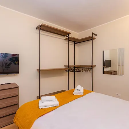 Costanza Home, Moderno Ed Elegante Nel Cuore Della Citta Di Milano, Nuova Metro Blu, Comodo Per Duomo, San Siro E Rho Fiera Lejlighed