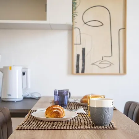 Navigli - Leo Brothers - Tibaldi 14 מילאנו