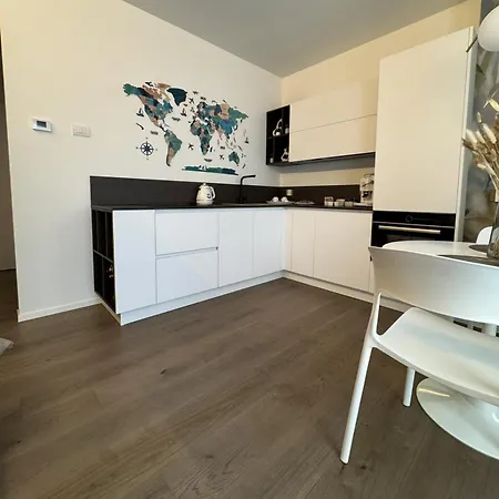 Luxury - Metropolitana M4- San Babila -stadio San Siro - Duomo - Aeroporto Linate - Castello Sforzesco 公寓