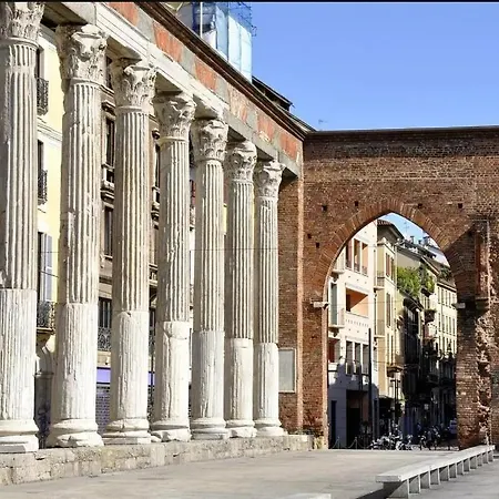 Boutique Flat Steps From Duomo * Милан