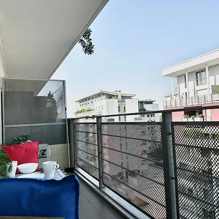 Peaceful Oasis With Balcony And Parking, * Milano