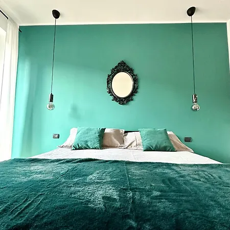 Sandrix - Stylish And Exclusive In Tricolore Milan