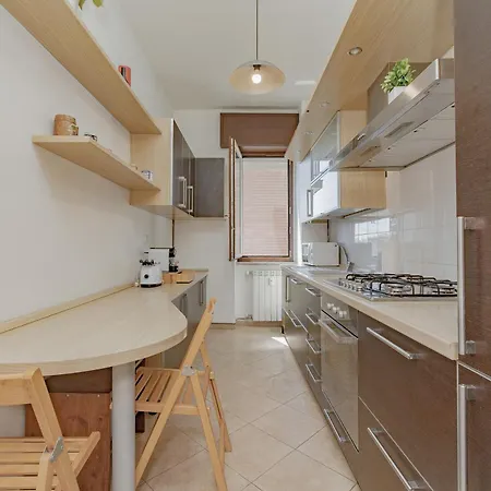 Stylish Near Duomo, Near Metro, Balcony Appartamento *