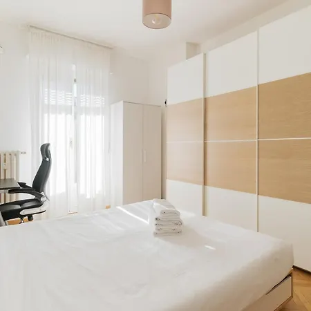 Guesthost - Stylish Flat In Navigli District ميلان