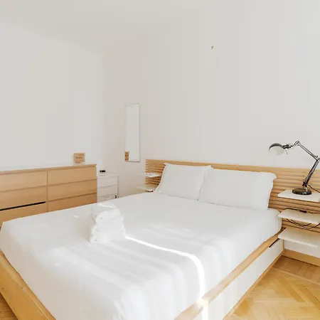 Guesthost - Stylish Flat In Navigli District * ميلان