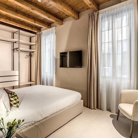 Seety Porta Romana Statue Appartement Milaan