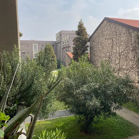 Duo Living, Spacious Comfortable 5 Minutes From Lancetti *