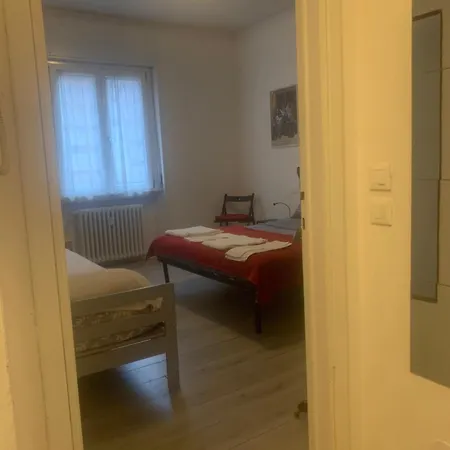 Accogliente Casetta A A Due Passi Dalla Metro Tolstoi Apartment