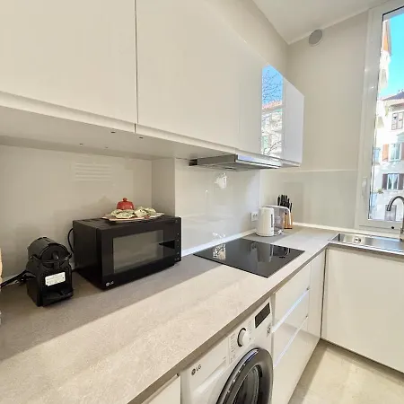Daire Designer Apartment, Entire Home, 2 Bathrooms, For Families, Groups *