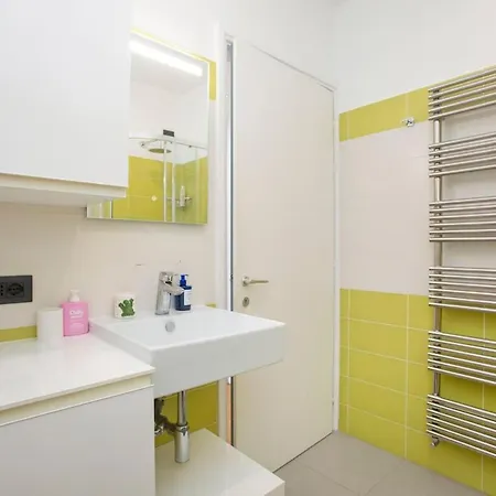 Light Blue Home-sempione Park-metro M2-brera *