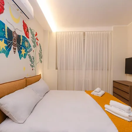 Lejlighed Costanza Home, Moderno Ed Elegante Nel Cuore Della Citta Di Milano, Nuova Metro Blu, Comodo Per Duomo, San Siro E Rho Fiera