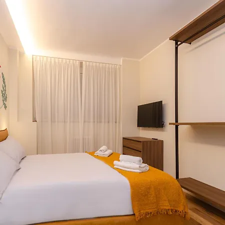 Lejlighed Costanza Home, Moderno Ed Elegante Nel Cuore Della Citta Di Milano, Nuova Metro Blu, Comodo Per Duomo, San Siro E Rho Fiera