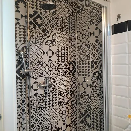 Apartment Serendipity House-porta Romana-bocconi Milan