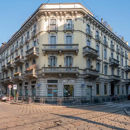 Апартаменты Bright Top-floor With Private Terrace Милан