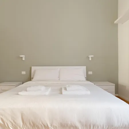 Guesthost - M5 Isola Cozy Lejlighed *