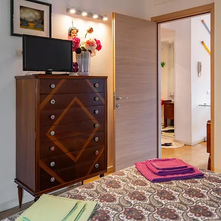Appartamento Bilocale In Porta Venezia-metro-buenos Aires-wifi-ac *