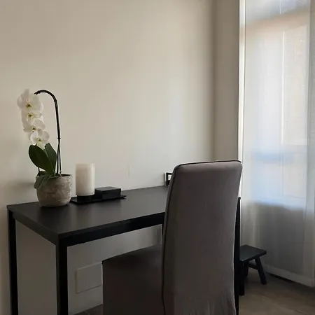 Urban Retreat Minutes Away From Duomo Cathedral *