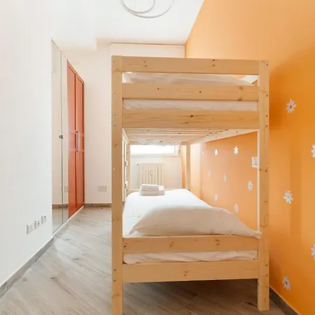Guesthost - Lovely Flat Near Frattini M4 * Milano