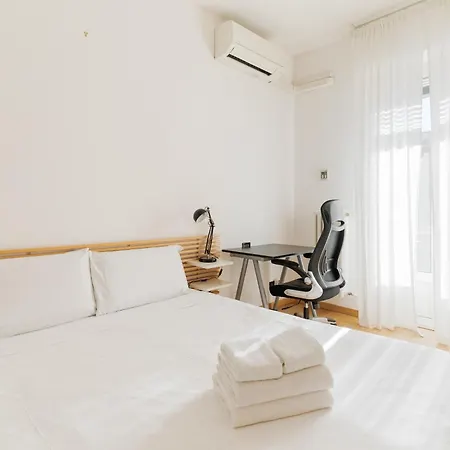 Guesthost - Stylish Flat In Navigli District Milão