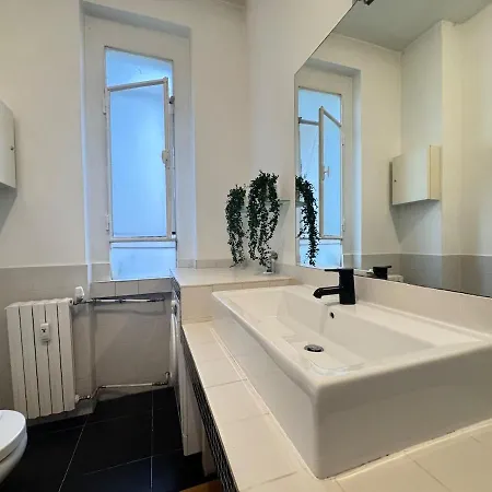 Apartment Wood Essence - Authentic Large -city Center *