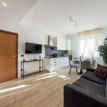 Casa Enea Luxury House - Bocconi Navigli - Private Parking Apartment