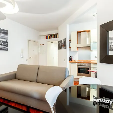 Apartment Porta Romana Living - Near Metro Station By Innstay *