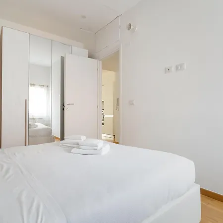 Guesthost - Modern In Corvetto * Milan