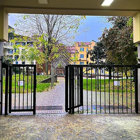 Luminoso Loft Navigli - Nel Cuore Di - Metrom2 - Wi-fi - Armadio