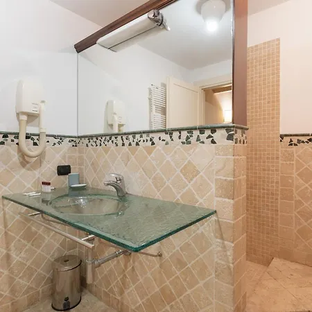 Guesthost - Comfy Flat Near Ospedale Policlinico * Milan