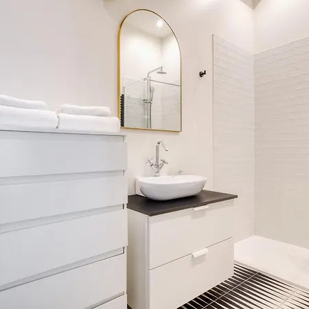 Just Urban - Chic & Stylish In Center - 1 Min M2 Metro Appartamento