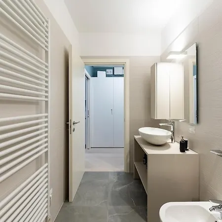 Design Art - Gym & Location شقة *