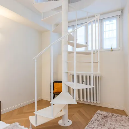 Elegant Duplex With Modern Design In Апартаменты *