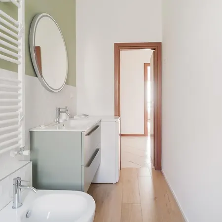 Guesthost - Bright Comfy Appartamento Milano
