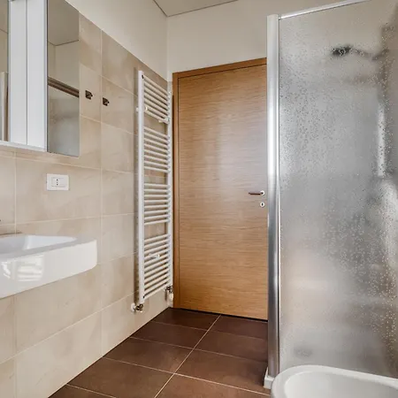 Giaxtower Palestra & Piscina Pure Living 5' Piano * Milano