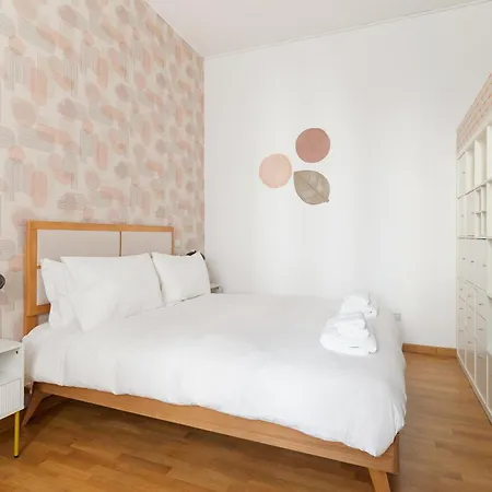 Guesthost - La Casa Di Luca Lägenhet Milano