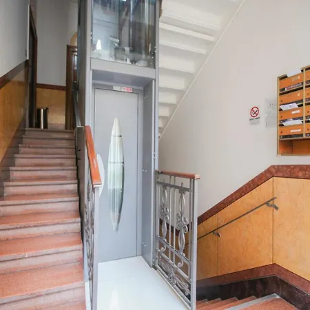 Romantic Close To Fondazione Prada *