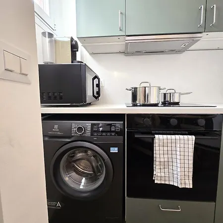 Yr Apartments - Ca' Granda - 1 Min Walk To Metro Apartment