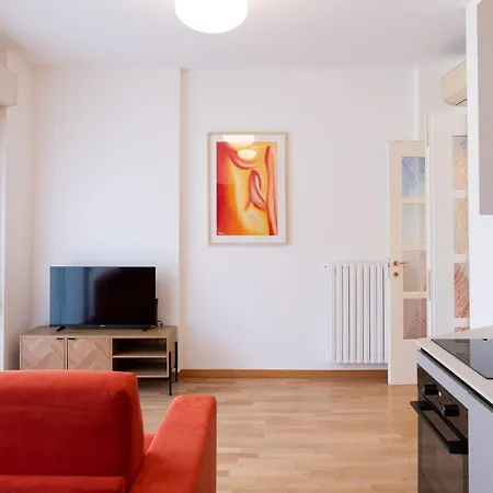 Elegant One Bedroom Bocconi Apartment *