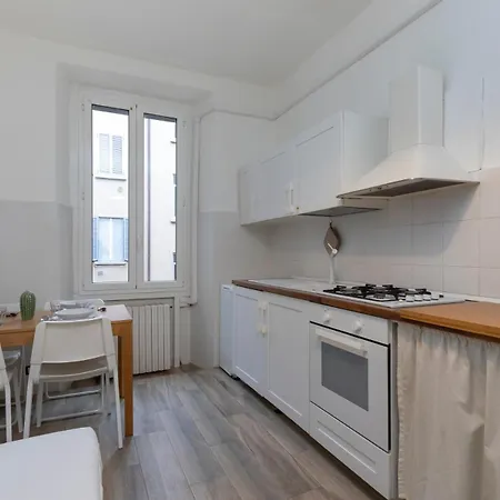 Apartament M1 M2 A Short Walk From The Subway