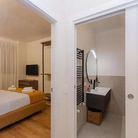 Costanza Home, Moderno Ed Elegante Nel Cuore Della Citta Di Milano, Nuova Metro Blu, Comodo Per Duomo, San Siro E Rho Fiera Lejlighed *
