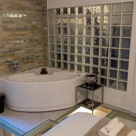 2-level Designer Loft In Isola District * Mailand