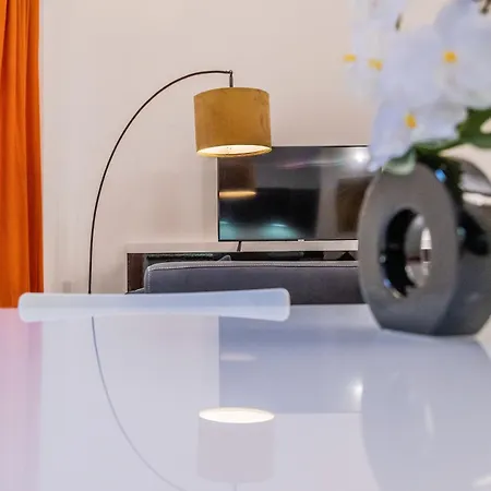 M25 - Garage Loft Διαμέρισμα *