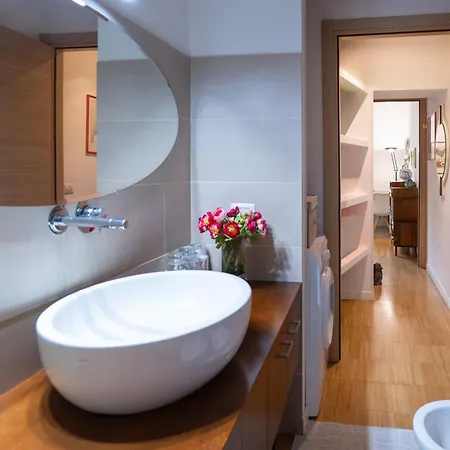 Appartamento Bilocale In Porta Venezia-metro-buenos Aires-wifi-ac *
