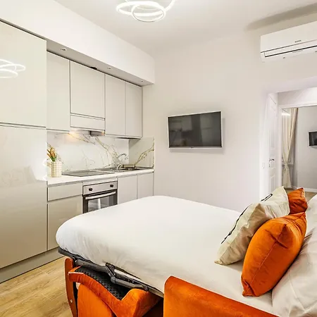 Modern Apartment Near Metro - Easy Access Duomo Apartman *