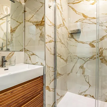 Modern Apartment Near Metro - Easy Access Duomo Apartman Milánó