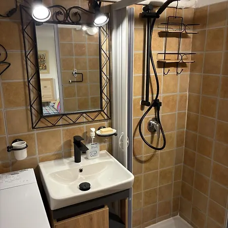 La Casetta, Charming Loft, Downtown 아파트 *